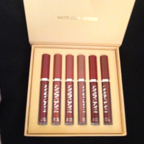 All The Lippies - Picture 2 of 4